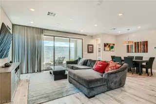 Photo #5: 2502697 Listing