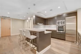 Photo #5: 2502728 Listing