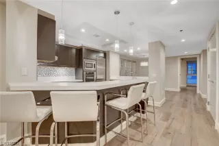 Photo #6: 2502728 Listing