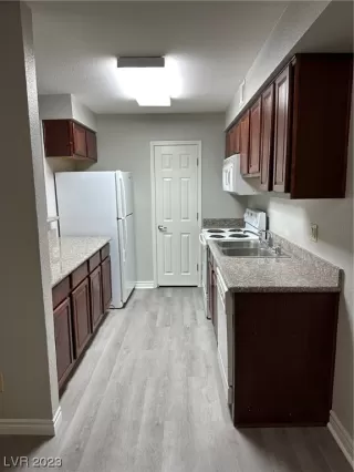 Photo #4: 2502740 Listing 