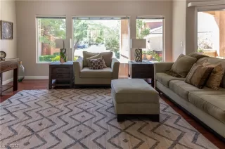 Photo #3: 2502743 Listing