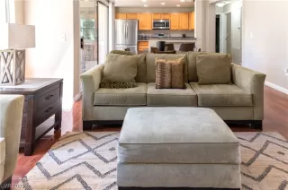 Photo #4: 2502743 Listing