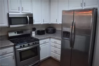 Photo #3: 2502748 Listing 