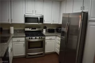 Photo #4: 2502748 Listing 