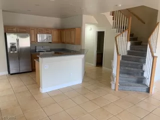 Photo #3: 2502749 Listing 