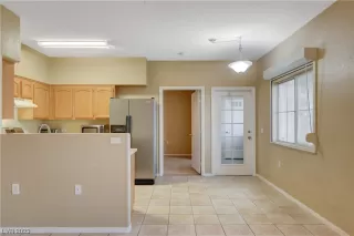 Photo #6: 2502764 Listing