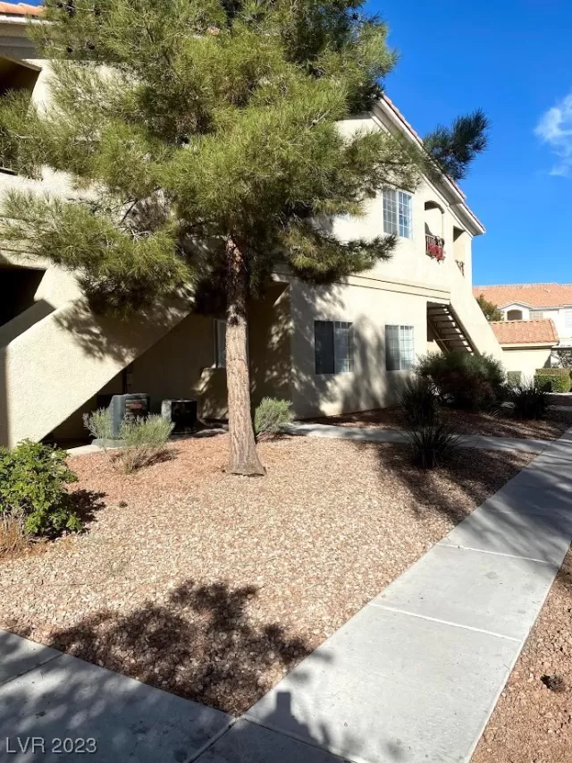 MLS: 2502775 Condo For Sale