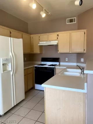 Photo #3: 2502775 Listing 