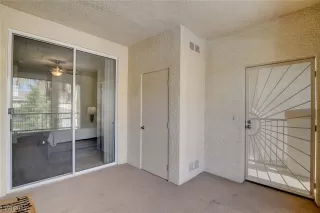 Photo #4: 2502804 Listing