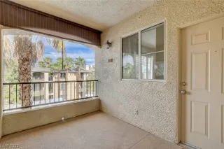 Photo #6: 2502804 Listing