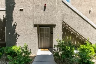 Photo #3: 2502814 Listing