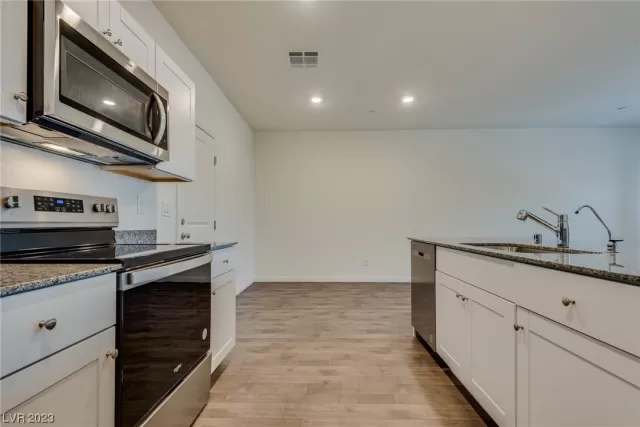 MLS: 2502821 Condo For Sale