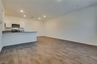 Photo #4: 2502821 Listing 