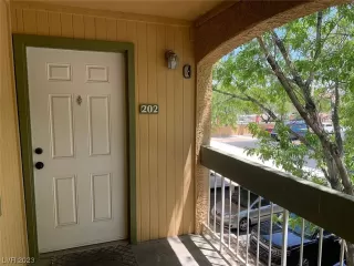 Photo #4: 2502831 Listing 