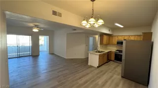 Photo #4: 2502835 Listing