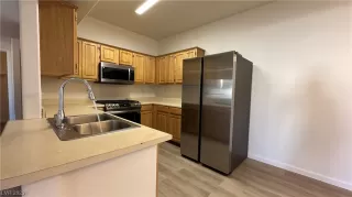 Photo #6: 2502835 Listing