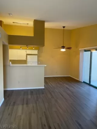 Photo #3: 2502839 Listing 