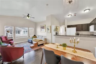 Photo #3: 2502854 Listing