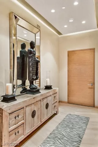 Photo #2: 2502887 Listing 