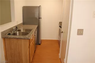 Photo #6: 2502959 Listing 