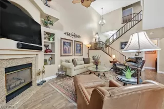 Photo #6: 2502975 Listing