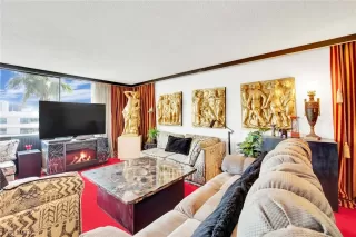 Photo #4: 2502994 Listing