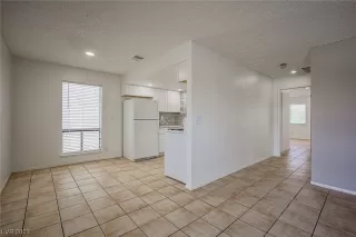 Photo #3: 2503041 Listing 