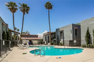 Photo #5: 2503041 Listing 