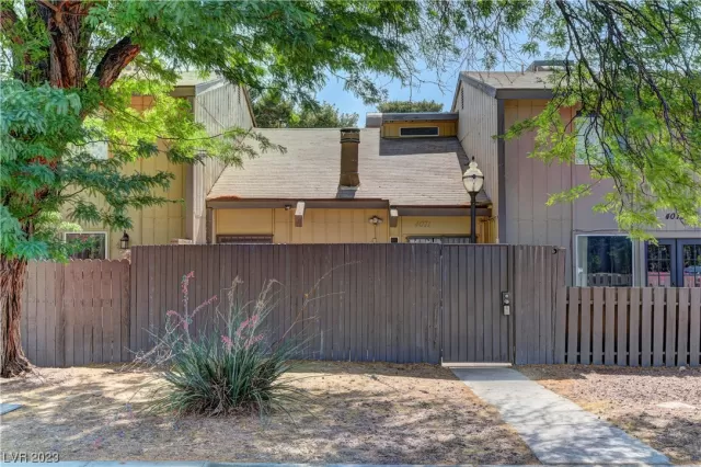 MLS: 2503061 Condo For Sale