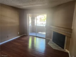 Photo #2: 2503062 Listing