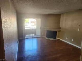 Photo #3: 2503062 Listing