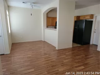 Photo #4: 2503078 Listing 