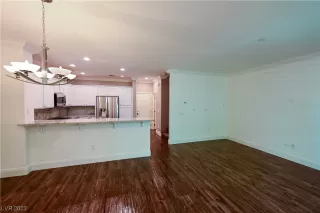 Photo #4: 2503086 Listing 