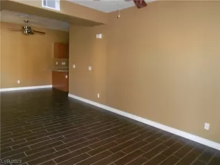 Photo #1: 2503095 Listing 