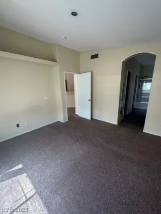 Photo #5: 2503113 Listing 