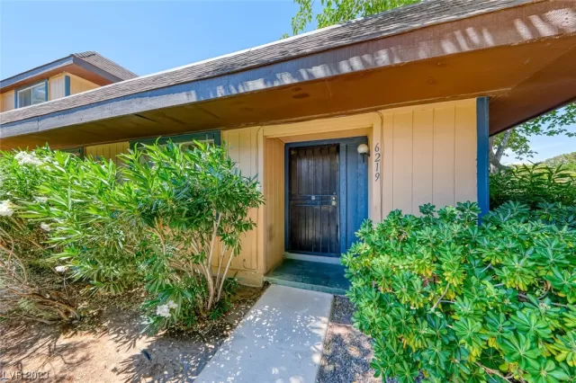 MLS: 2503115 Condo For Sale