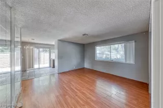 Photo #6: 2503115 Listing