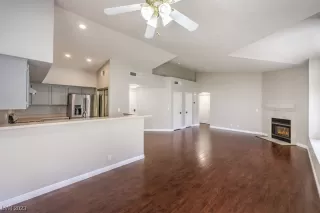 Photo #2: 2503192 Listing