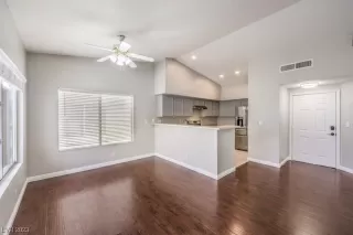 Photo #3: 2503192 Listing