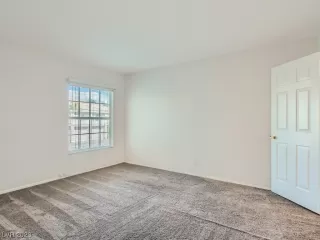 Photo #6: 2503202 Listing 