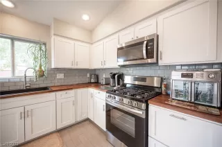 Photo #3: 2503209 Listing