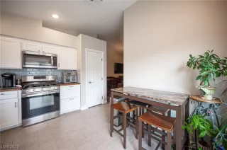 Photo #5: 2503209 Listing