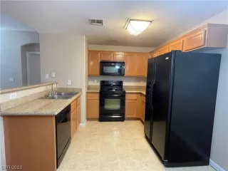 Photo #3: 2503216 Listing 