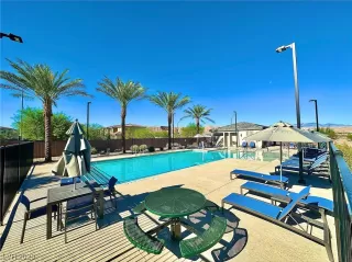 Photo #2: 2503244 Listing 
