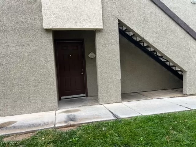 MLS: 2503352 Condo For Sale