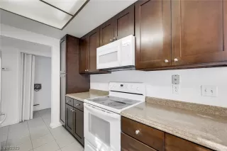 Photo #4: 2503353 Listing