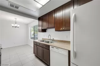 Photo #5: 2503353 Listing