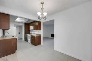 Photo #6: 2503353 Listing