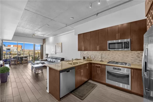 MLS: 2503392 Condo For Sale