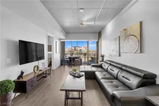 Photo #1: 2503392 Listing